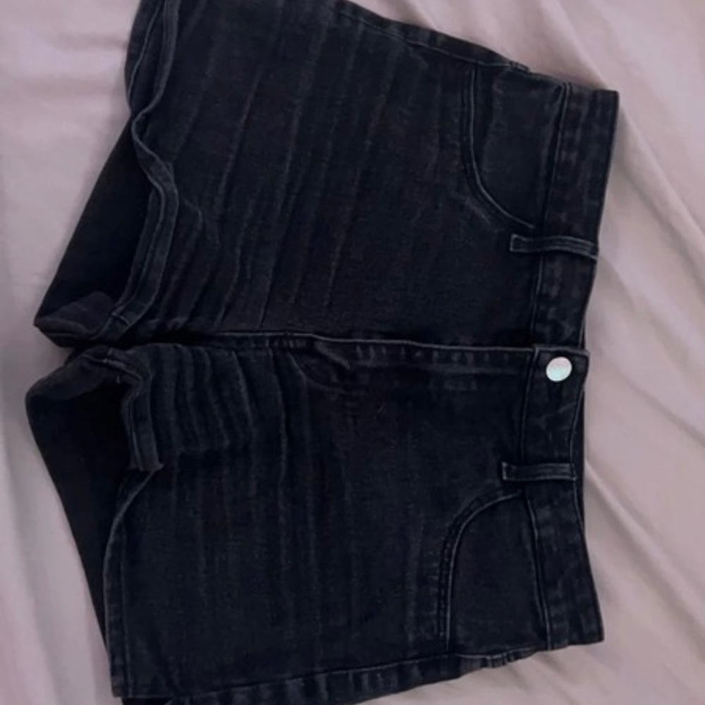 Black shorts, size 6 US (S), H&M